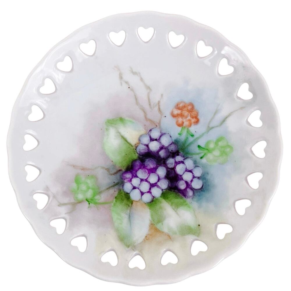 VTG Mid Century Hand Painted Porcelain Ring Dish Cottagecore Scalloped Heart Rim